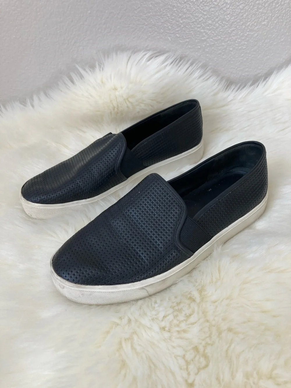 Vince Blair Perforated Leather Slip on Sneakers sz 6